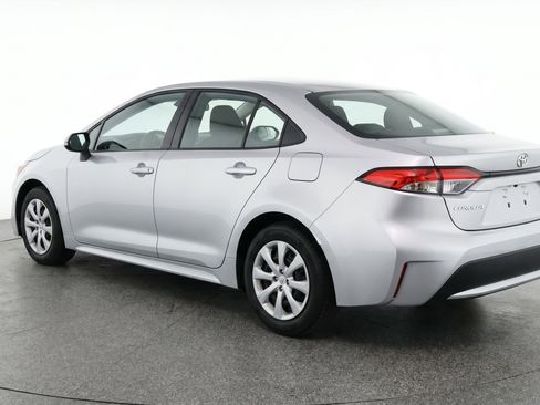 Used 2025 Toyota Corolla LE FWD image 6