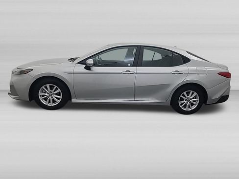 Used 2026 Toyota Camry LE FWD image 8