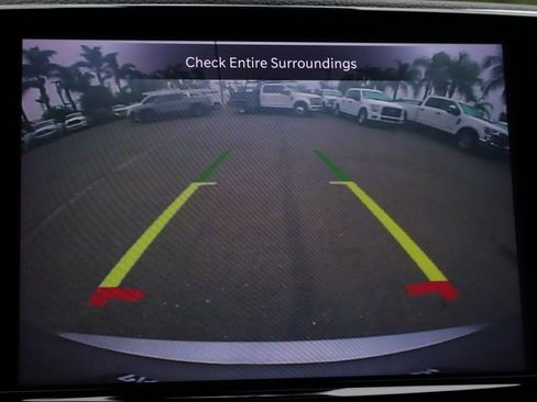 Used 2021 Chrysler Pacifica Touring-L image 36