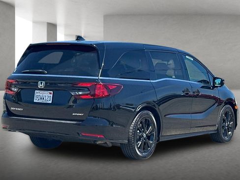 Used 2023 Honda Odyssey Sport image 4