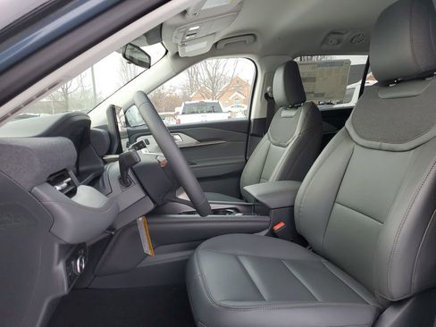 New 2026 Ford Explorer Active w/ Active Comfort Package image 7