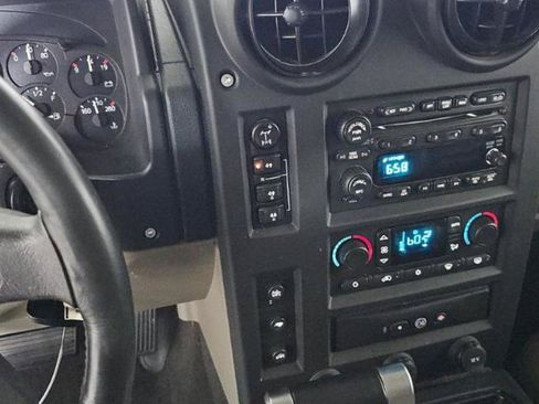 Used 2005 HUMMER H2 w/ Preferred Equipment Group AWD/4WD image 11