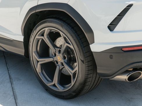 Used 2020 Lamborghini Urus AWD/4WD image 41