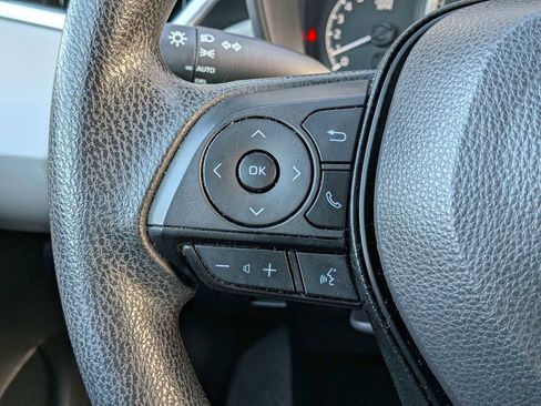 Used 2022 Toyota Corolla LE image 21