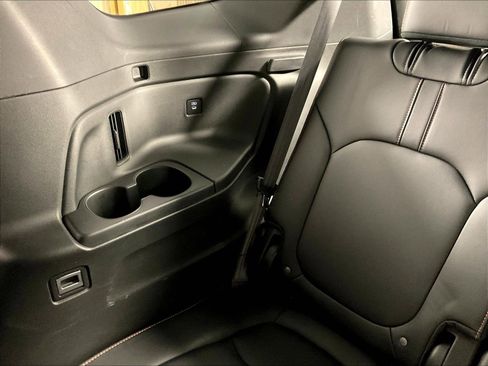 Used 2024 Honda Pilot TrailSport image 39