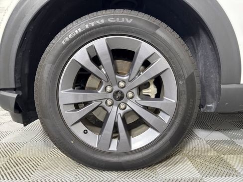 Used 2022 Ford Explorer XLT w/ Equipment Group 202A RWD image 22