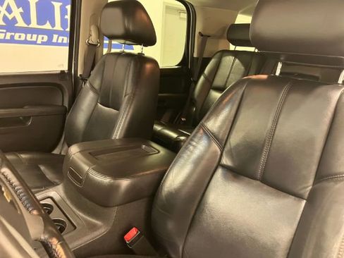 Used 2010 Chevrolet Tahoe LT w/ Luxury Package AWD/4WD image 25