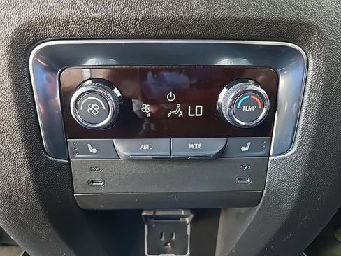 Used 2025 Chevrolet Suburban High Country AWD/4WD image 56