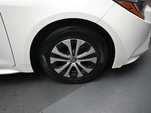 Used 2022 Toyota Corolla LE FWD image 22