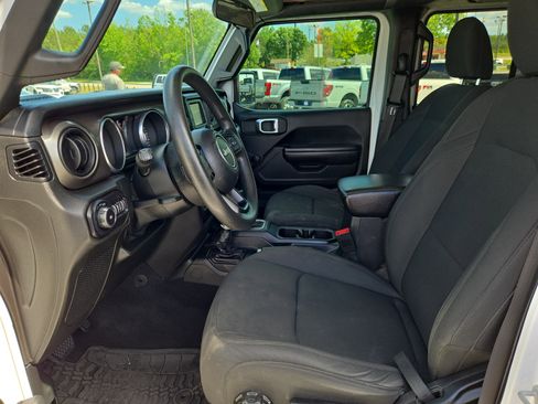 Used 2018 Jeep Wrangler Unlimited Sport AWD/4WD image 24