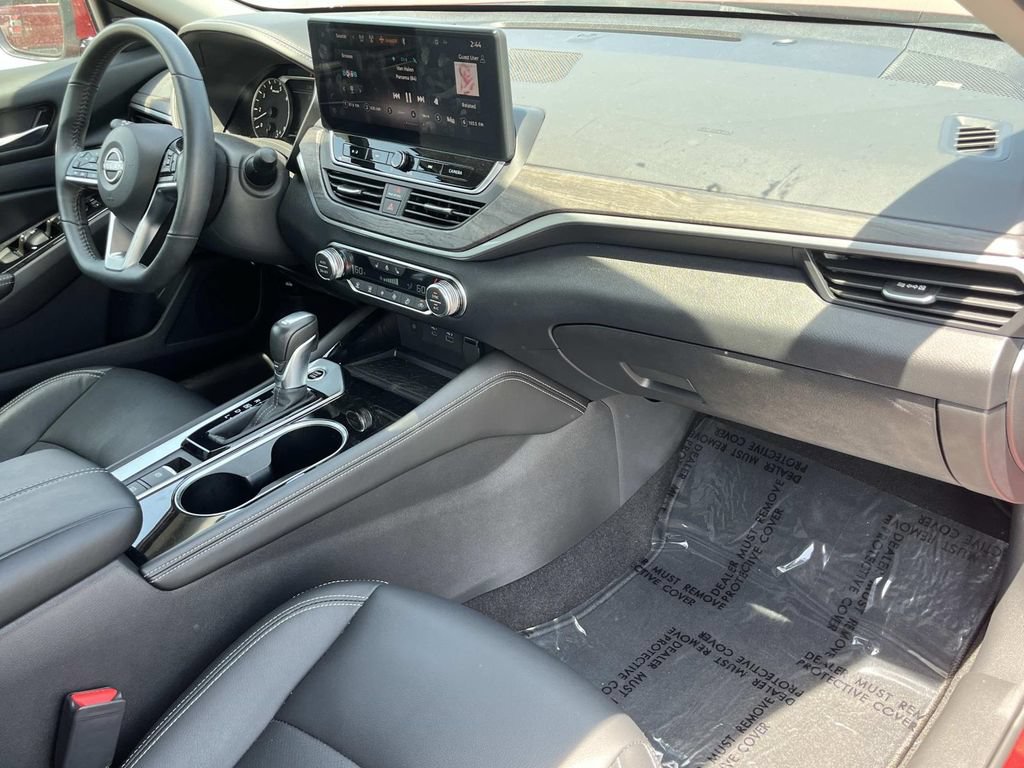 Used 2024 Nissan Altima 2.5 SL FWD image 22