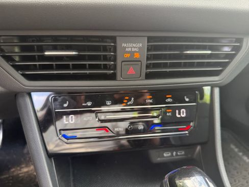 Used 2025 Volkswagen Jetta Sport FWD image 17