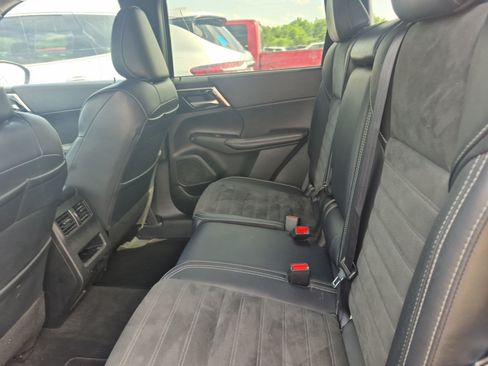 Used 2024 Mitsubishi Outlander SE FWD image 11