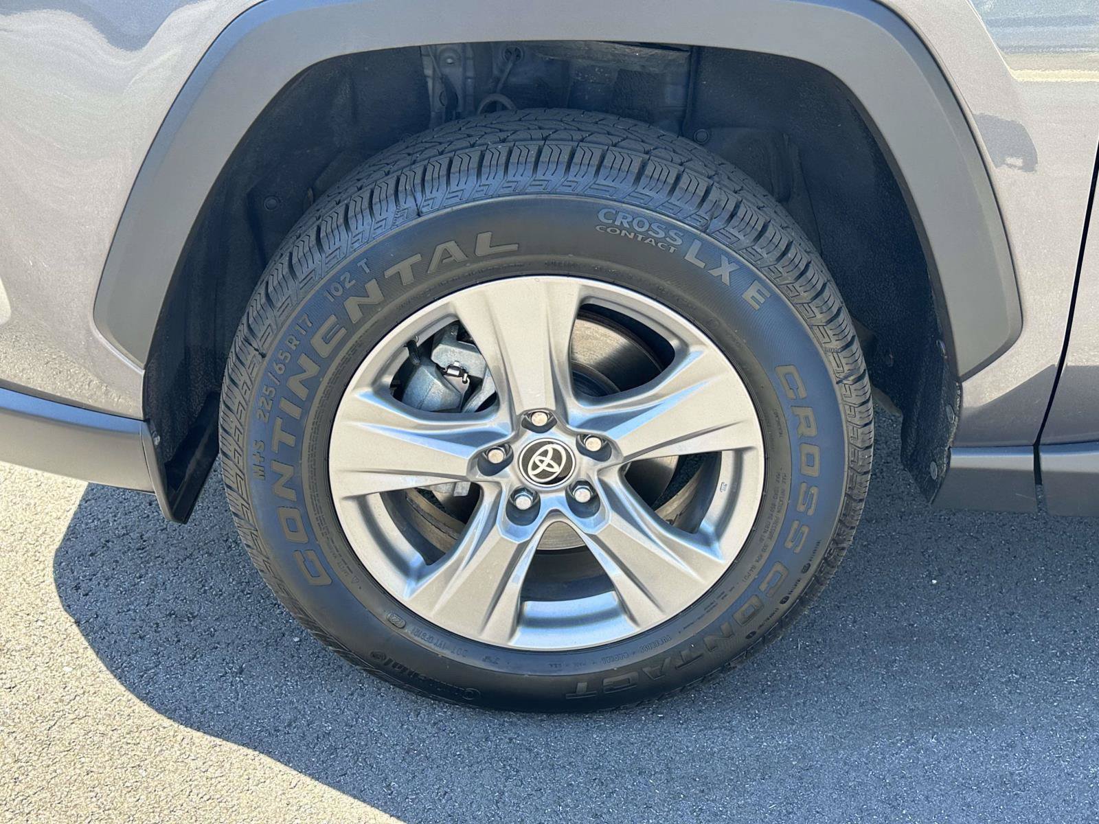 Used 2022 Toyota RAV4 XLE FWD image 27
