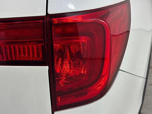 Used 2017 Honda Pilot EX image 30