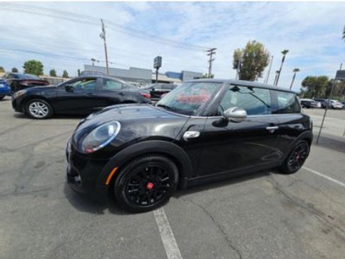 Used 2019 MINI Cooper S FWD image 1
