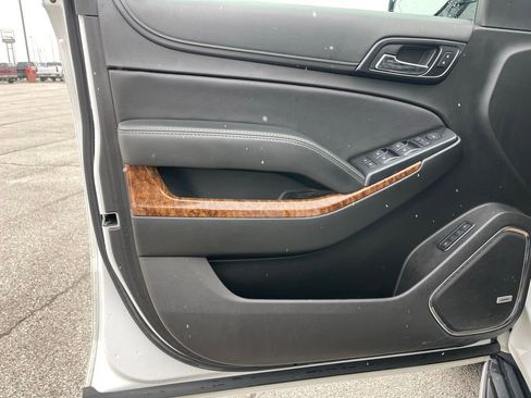Used 2020 Chevrolet Suburban Premier image 18