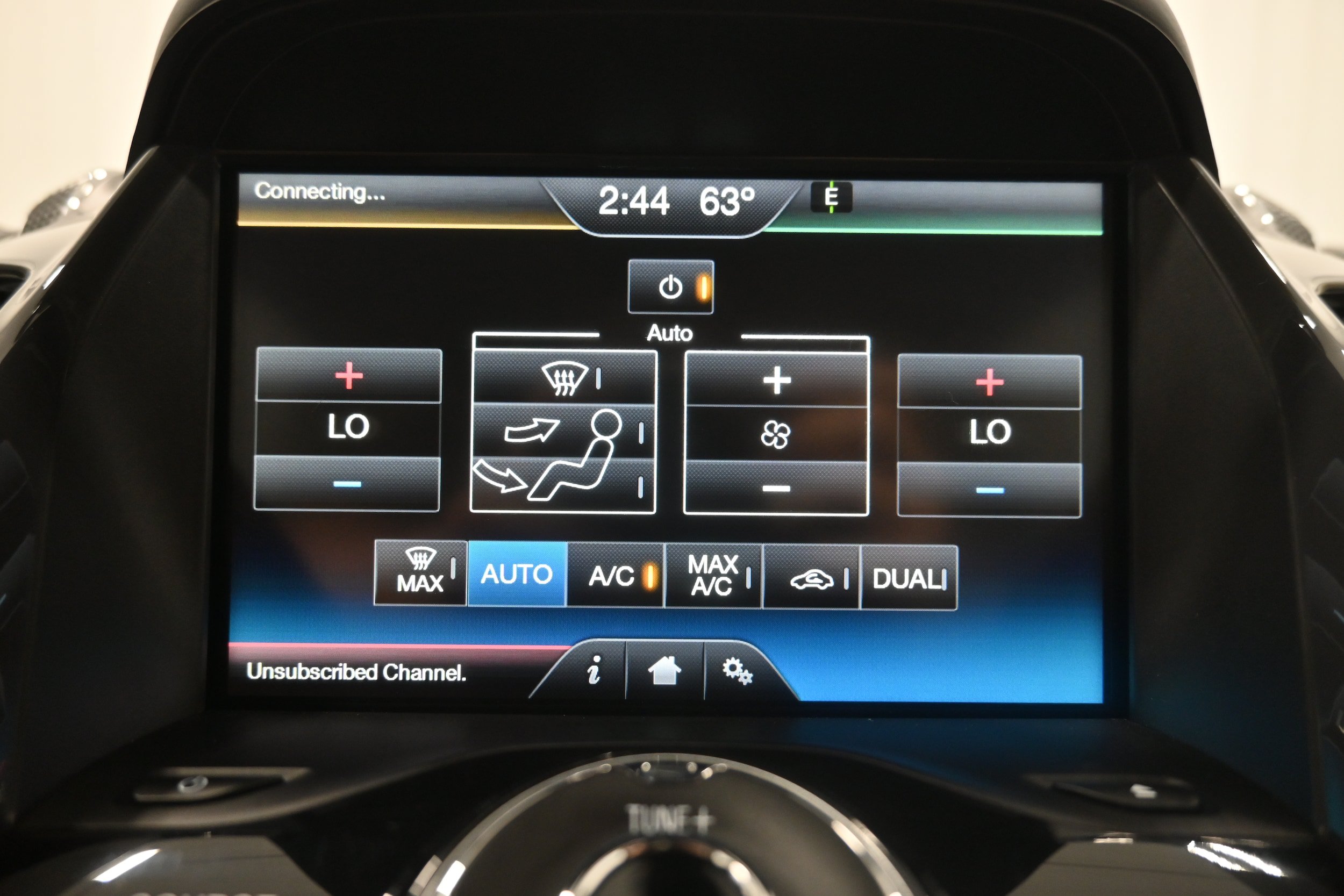 Used 2015 Ford Escape Titanium w/ Equipment Group 301A AWD/4WD image 13