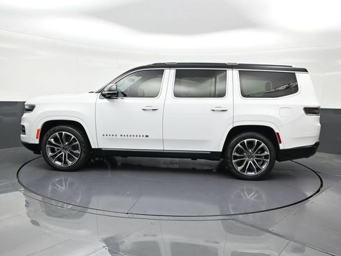 Used 2024 Jeep Grand Wagoneer Series III w/ Rear Seat Video Group 1 AWD/4WD image 2