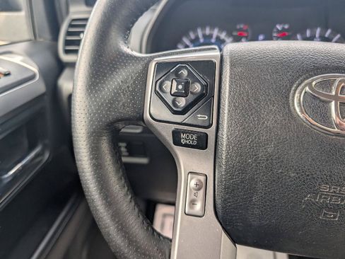 Used 2018 Toyota 4Runner SR5 Premium AWD/4WD image 12