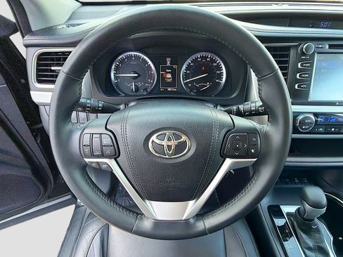Used 2016 Toyota Highlander XLE AWD/4WD image 38