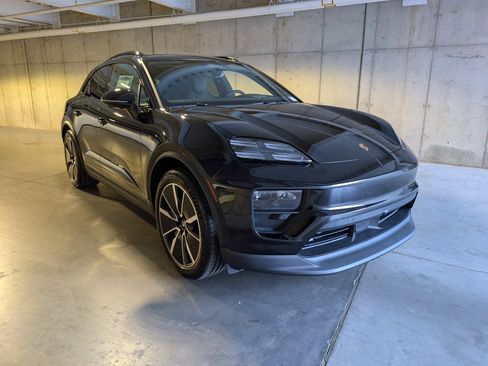 New 2025 Porsche Macan 4S Electric image 11