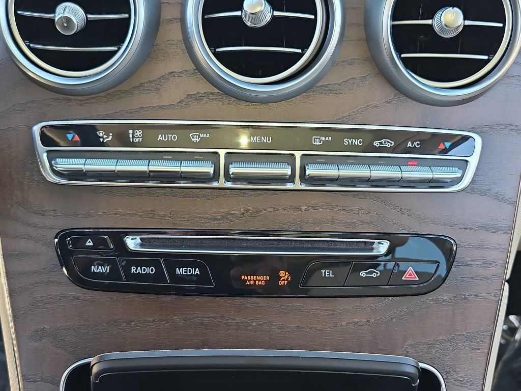 Used 2019 Mercedes-Benz GLC 300 4MATIC image 26