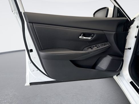 Used 2023 Nissan Sentra SV w/ All-Weather Package FWD image 9