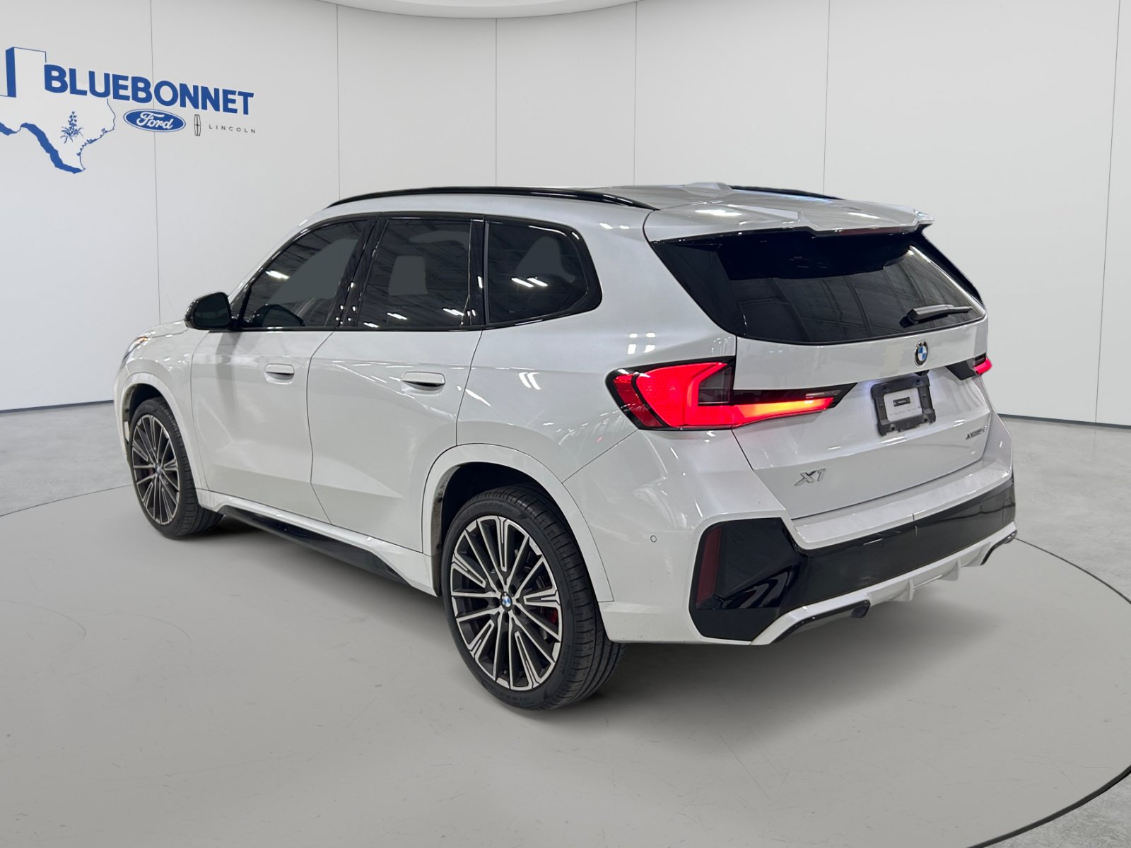 Used 2025 BMW X1 xDrive28i w/ Premium Package AWD/4WD image 6