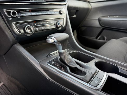 Used 2018 Kia Optima LX w/ 17" Alloy Wheels Package image 22