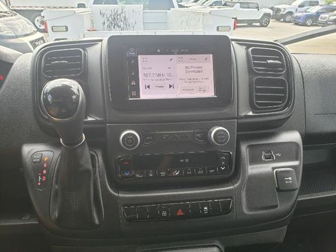 Used 2025 RAM ProMaster 2500 w/ Convenience Group FWD image 15