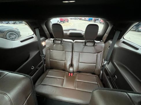 Used 2023 Ford Explorer King Ranch w/ Technology Package image 24