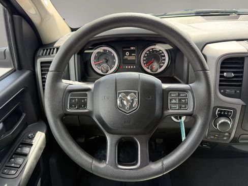 Used 2018 RAM 1500 Express AWD/4WD image 16