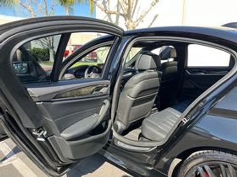 Used 2023 BMW M550i xDrive w/ Parking Assistance Package image 10