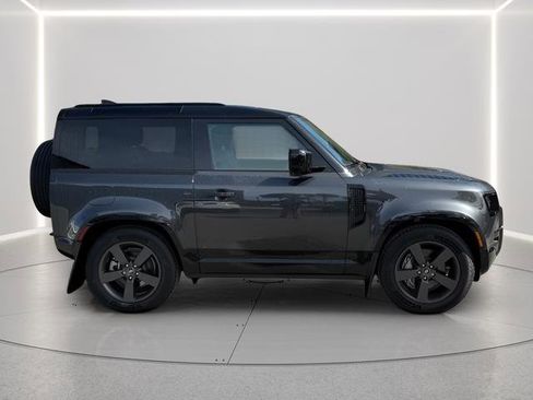 Certified 2025 Land Rover Defender 90 X-Dynamic SE image 6