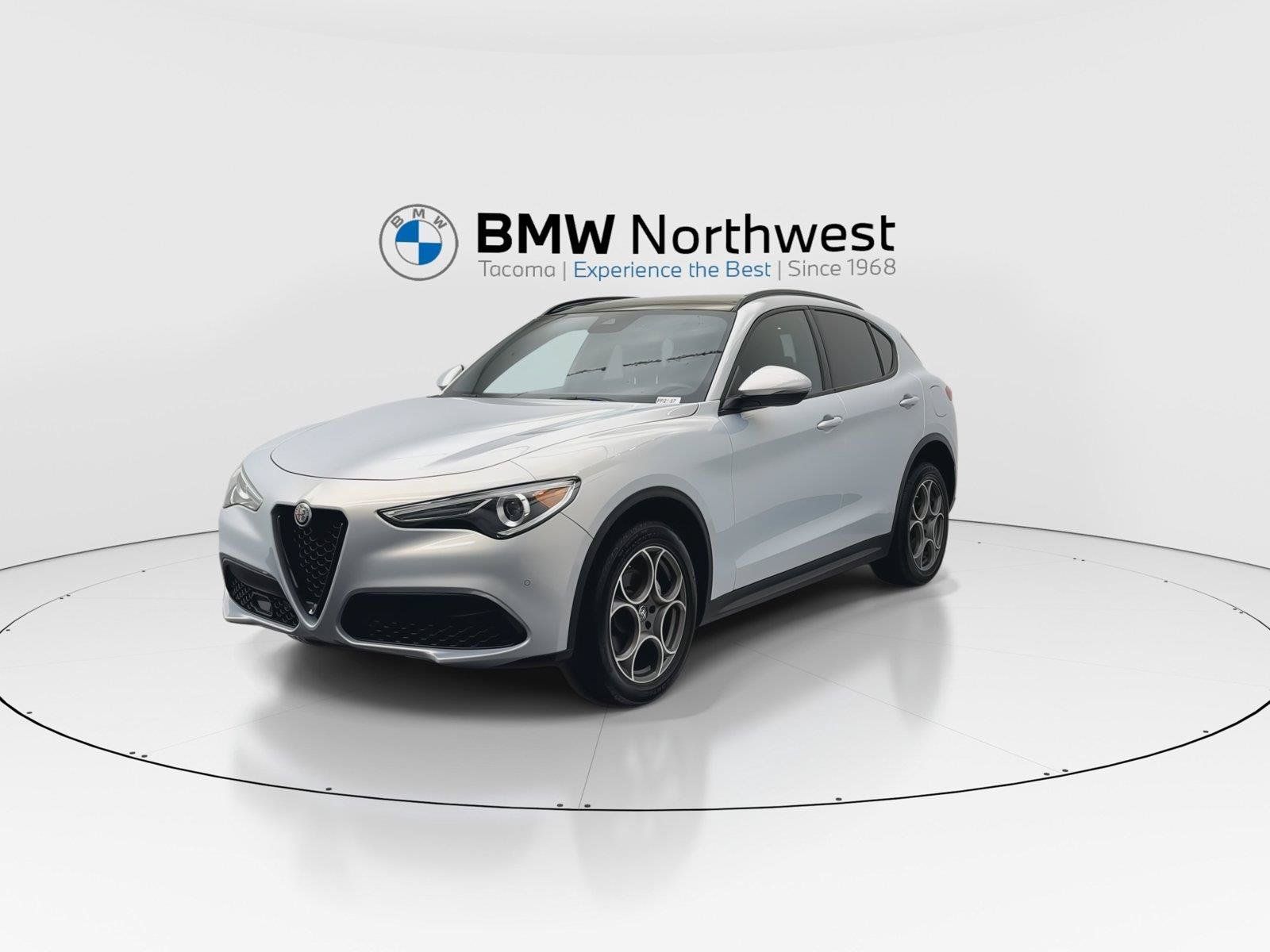 Used 2023 Alfa Romeo Stelvio Sprint AWD/4WD image 9