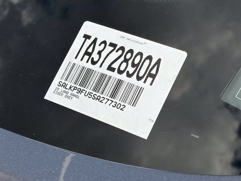 Used 2025 Land Rover Range Rover SE AWD/4WD image 10