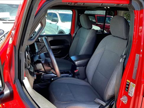 Used 2024 Jeep Wrangler Unlimited Sport AWD/4WD image 11