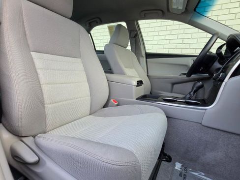 Used 2017 Toyota Camry LE FWD image 12