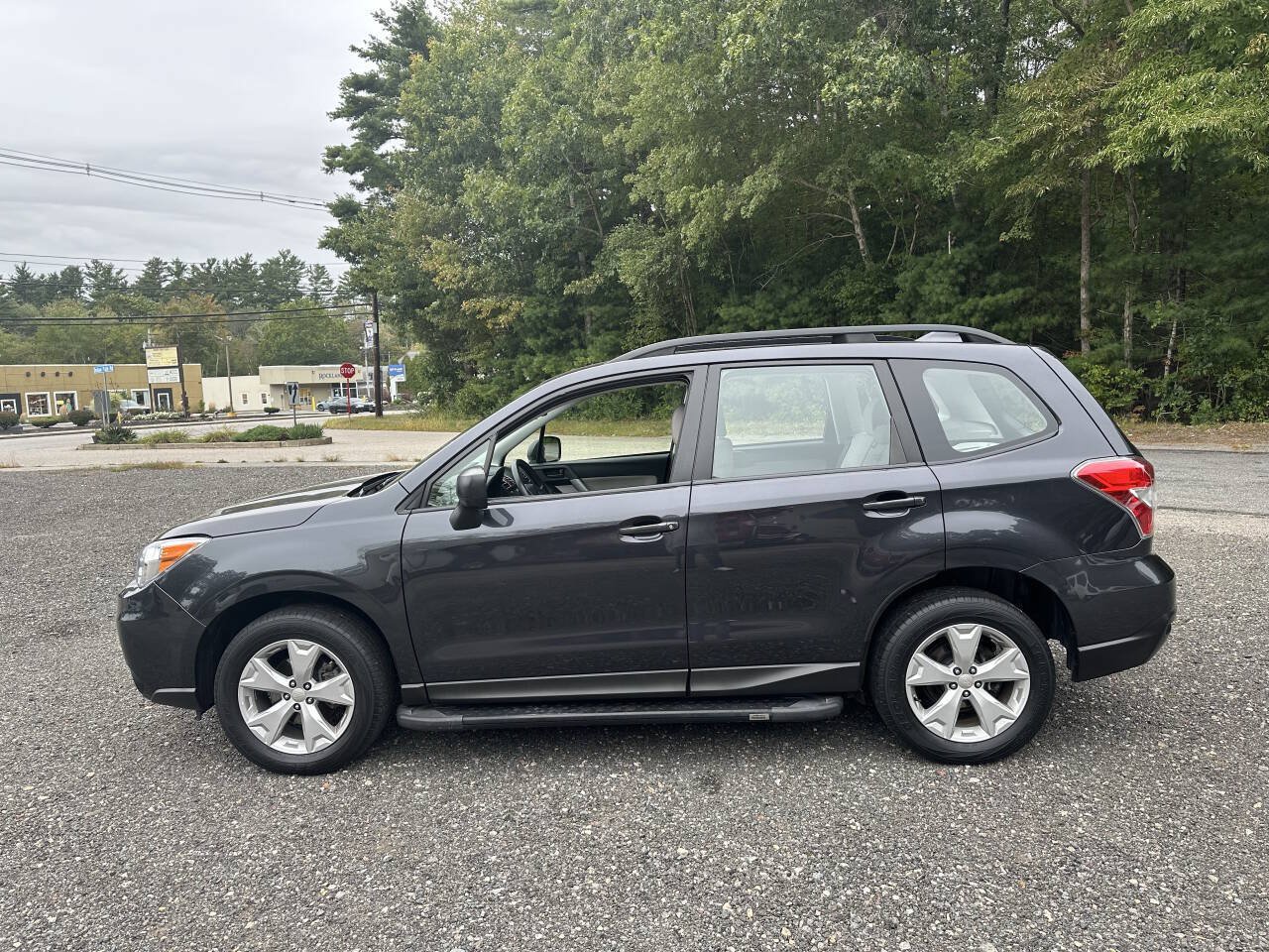 Used 2016 Subaru Forester 2.5i w/ Alloy Wheel Package AWD/4WD image 12