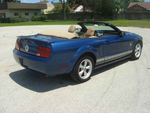 Used 2007 Ford Mustang V6 Deluxe image 4