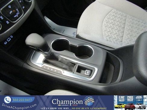 Used 2024 Chevrolet Equinox LS w/ LS Convenience Package image 29