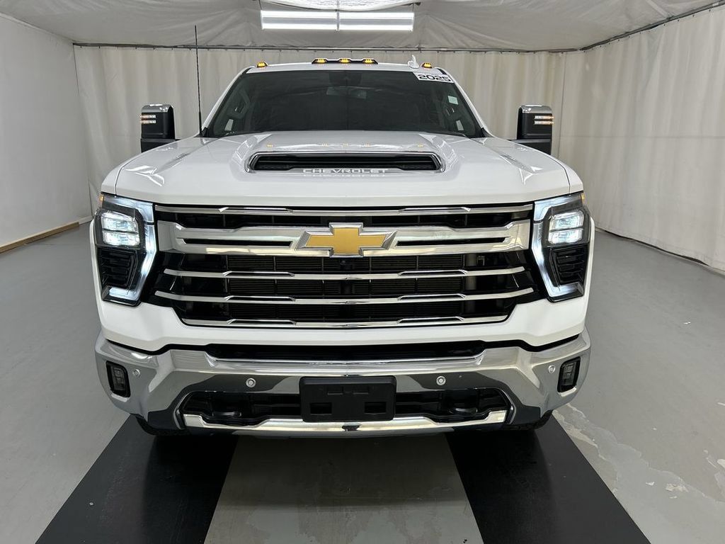 Used 2025 Chevrolet Silverado 2500 LTZ w/ LTZ Plus Package AWD/4WD image 3