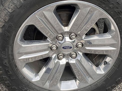 Used 2019 Ford F150 XLT w/ Equipment Group 302A Luxury AWD/4WD image 16