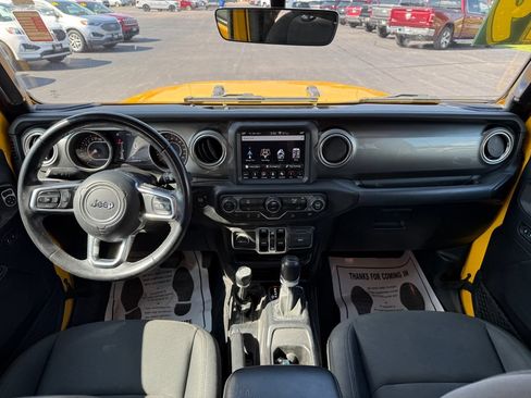 Used 2019 Jeep Wrangler Unlimited Sahara w/ Uconnect 4C Nav & Sound Group AWD/4WD image 22