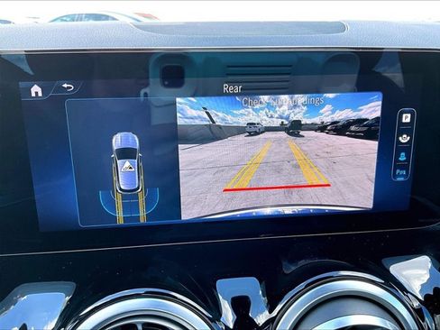 Used 2025 Mercedes-Benz GLA 250 image 23