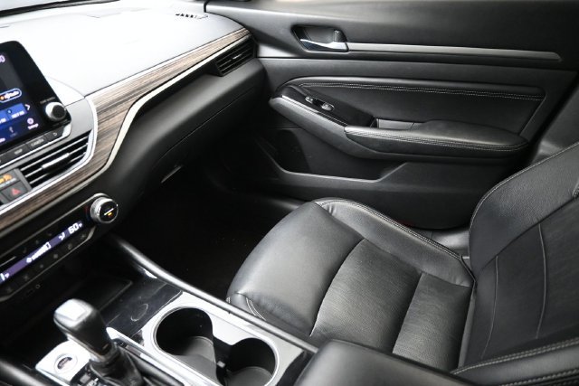 Used 2020 Nissan Altima 2.5 Platinum FWD image 32