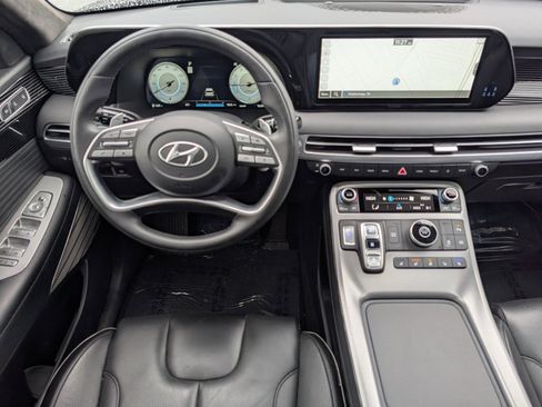 Used 2023 Hyundai Palisade Calligraphy image 3