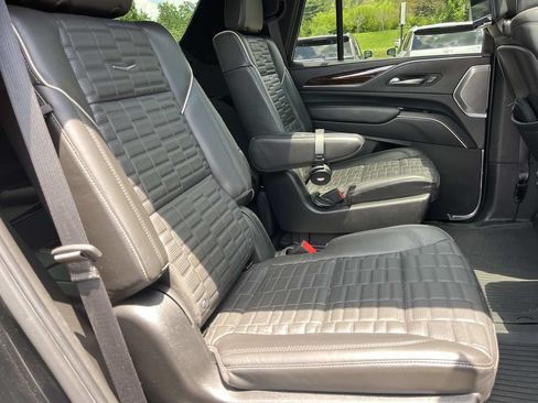 Used 2022 Cadillac Escalade Sport Platinum w/ LPO, ONYX Package AWD/4WD image 24