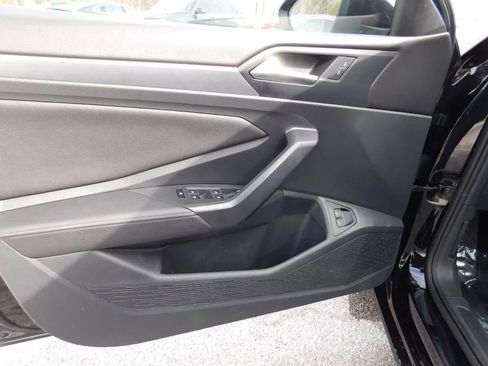 Used 2024 Volkswagen Jetta SE image 13